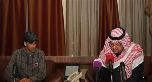 بالصور.. فيصل بن تركي يكشف تفاصيل التعاقد مع العمدة 